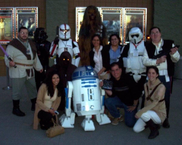 R2D2PosesWithTheFans